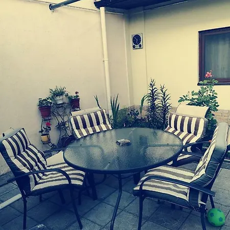 בית הארחה Cristina House