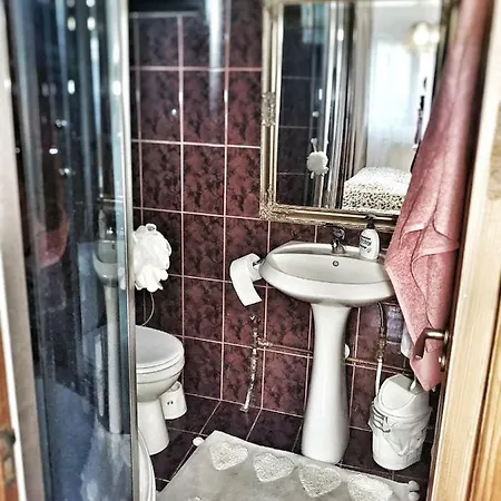 בית הארחה Cristina House